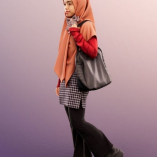 Stylish Girl With Headscarf And Bag low-poly 3d model